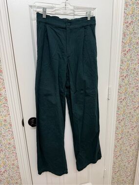 ALO Yoga Wide-Leg Trousers in Midnight Green